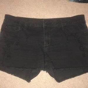 Hot Topic distressed black shorts